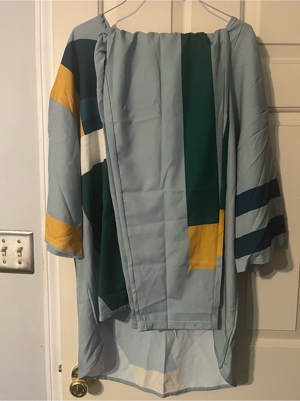NWOT Women's Colorblock 2 piece set with Relaxed-Fit High-Low Top